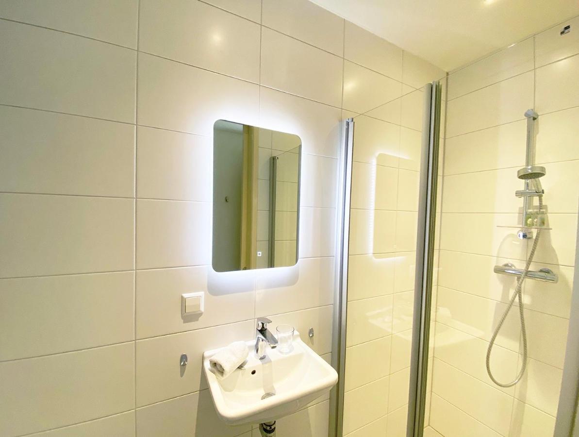 The Canalview Retreat Amsterdam Bagian luar foto