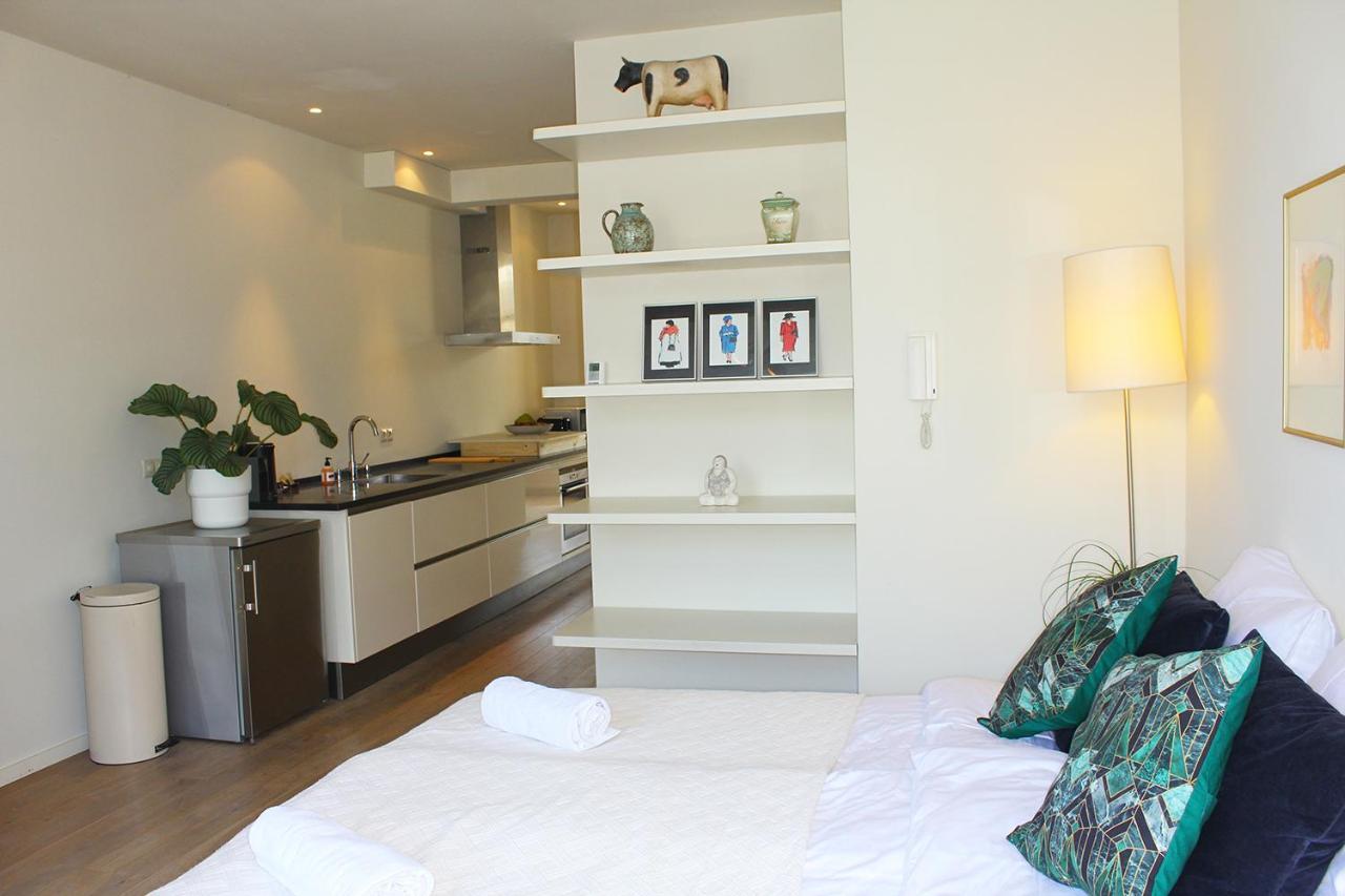 The Canalview Retreat Amsterdam Bagian luar foto